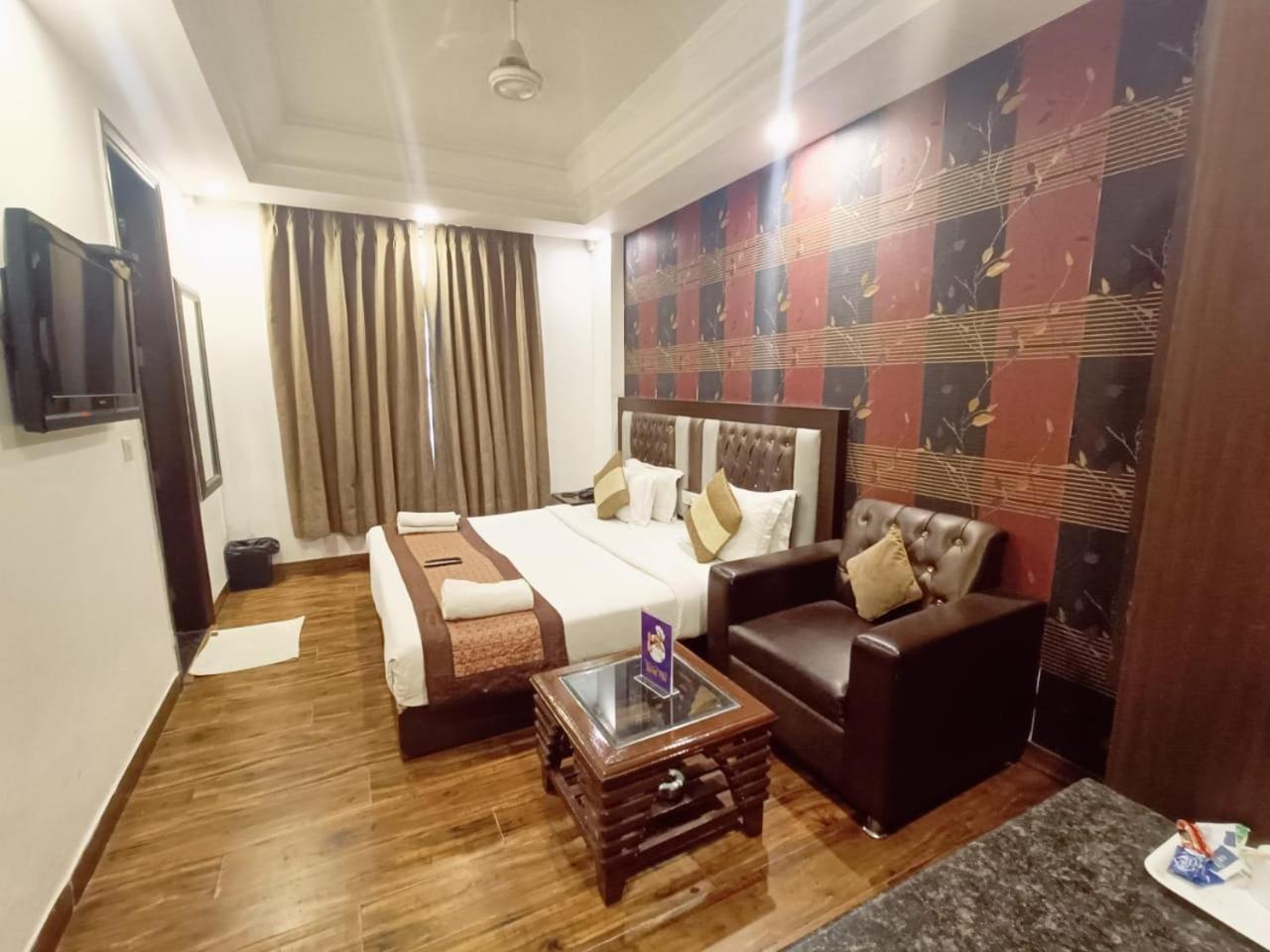 Hotel Waterfall Paschim Vihar Delhi Eksteriør billede