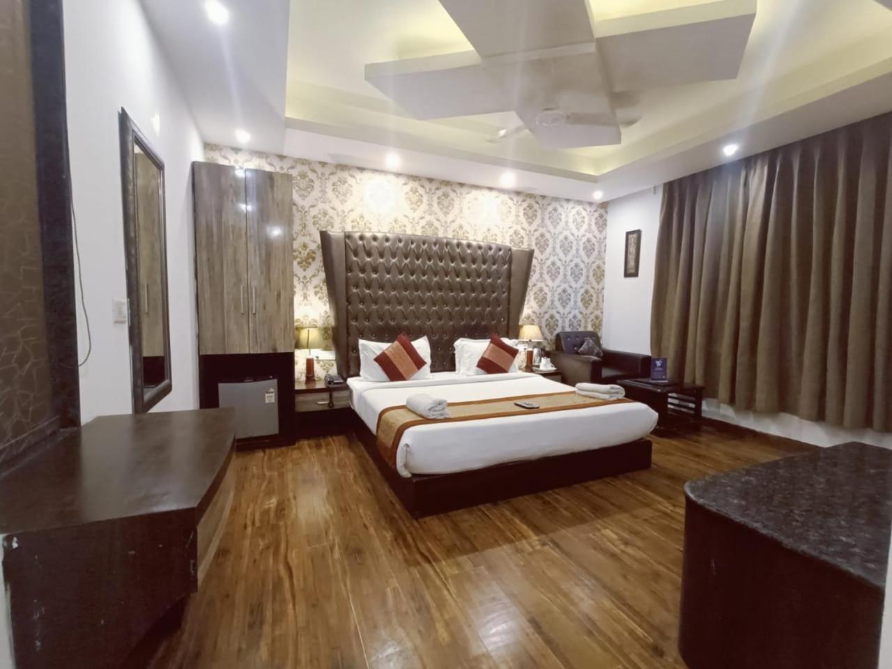Hotel Waterfall Paschim Vihar Delhi Eksteriør billede