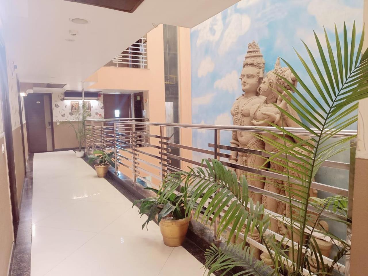Hotel Waterfall Paschim Vihar Delhi Eksteriør billede