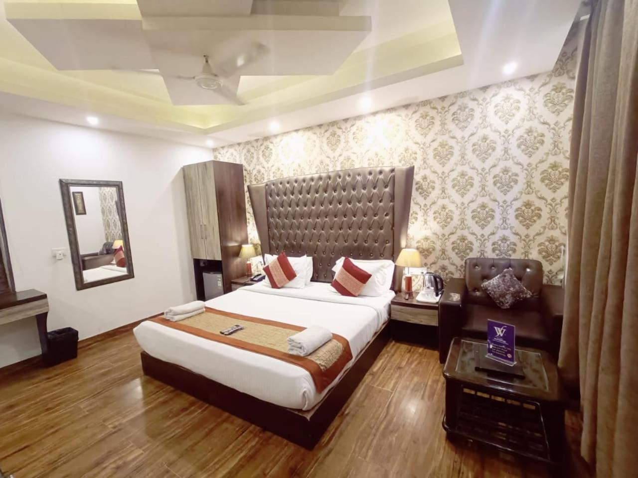 Hotel Waterfall Paschim Vihar Delhi Eksteriør billede
