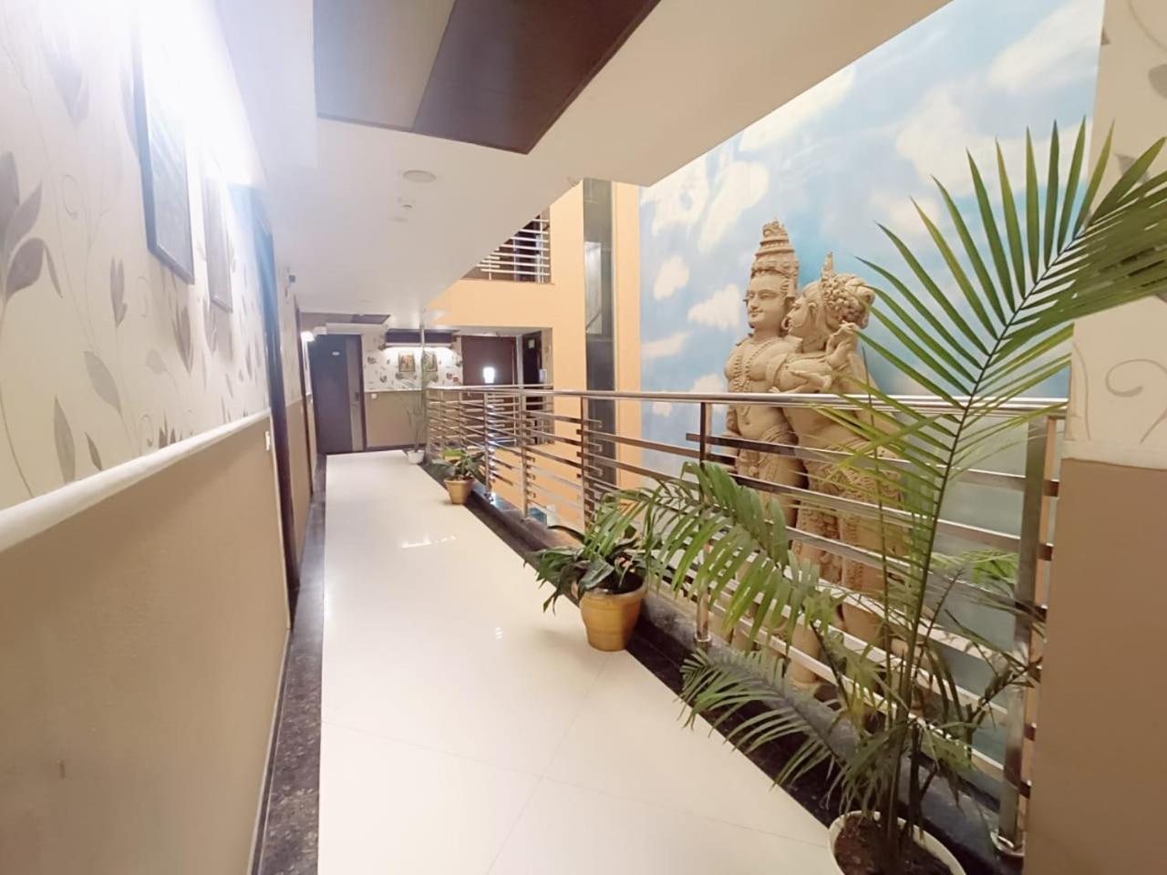 Hotel Waterfall Paschim Vihar Delhi Eksteriør billede